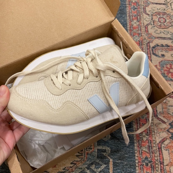 Veja  Rio Branco women’s sz 9 - Picture 4 of 13